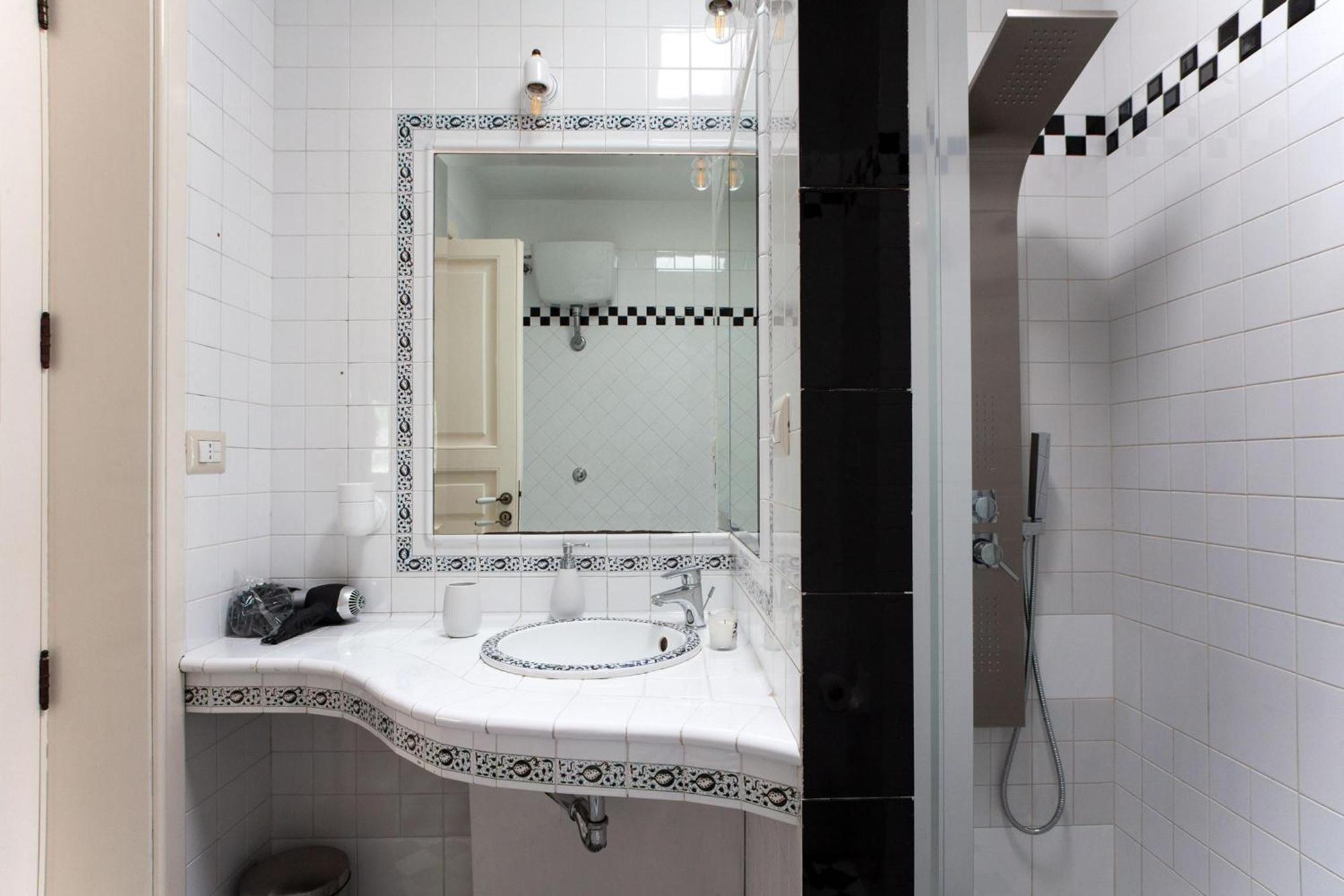 Villa 6 camere bagni, piscina, Wifi, animali, m200 Neviano Esterno foto