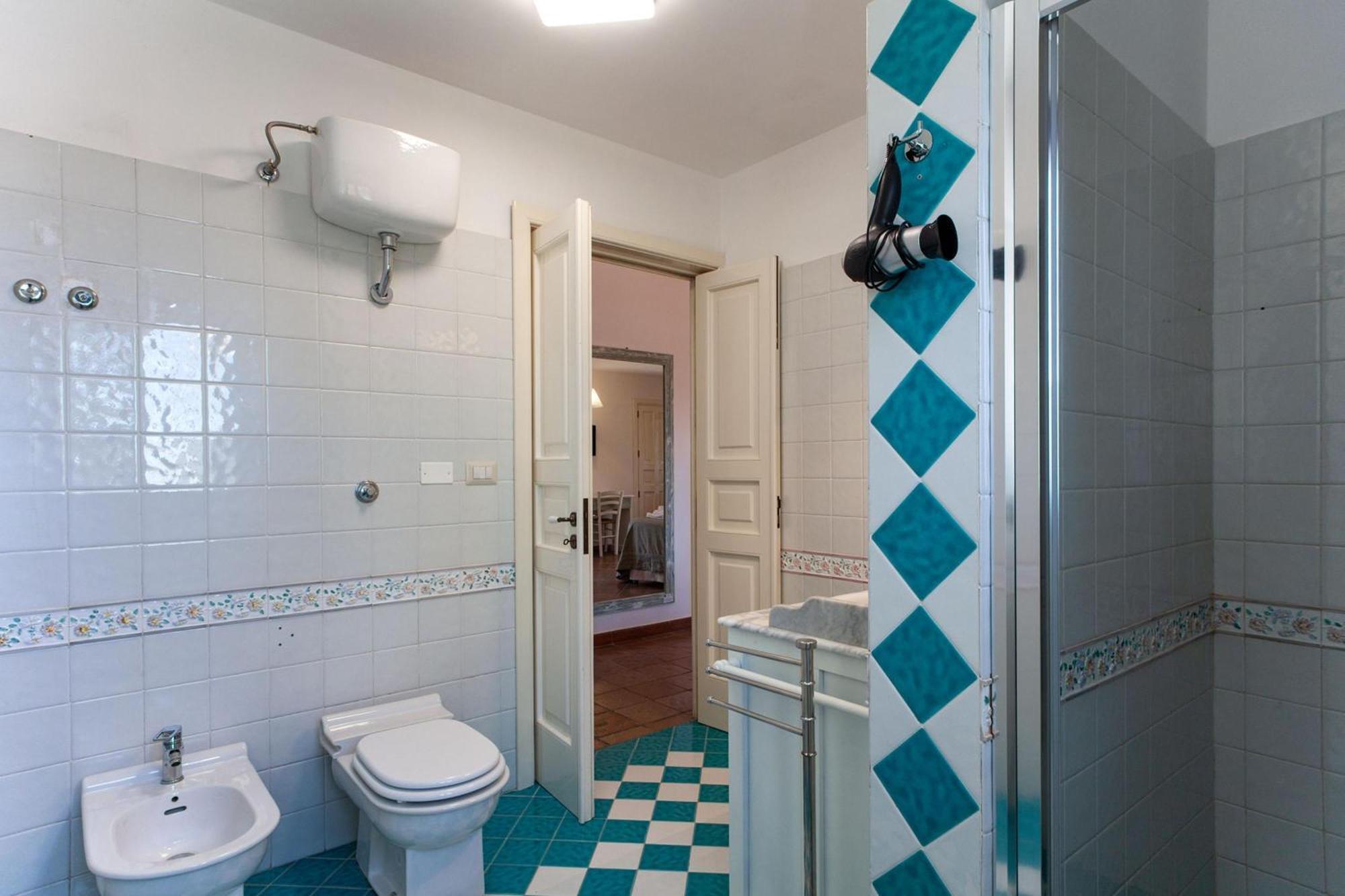 Villa 6 camere bagni, piscina, Wifi, animali, m200 Neviano Esterno foto
